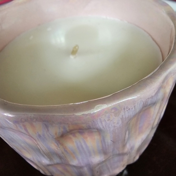 Northern Lights Candle in Frosted Cranberry, Made in USA, 14 oz, Iridescent Pot - Picture 3 of 7